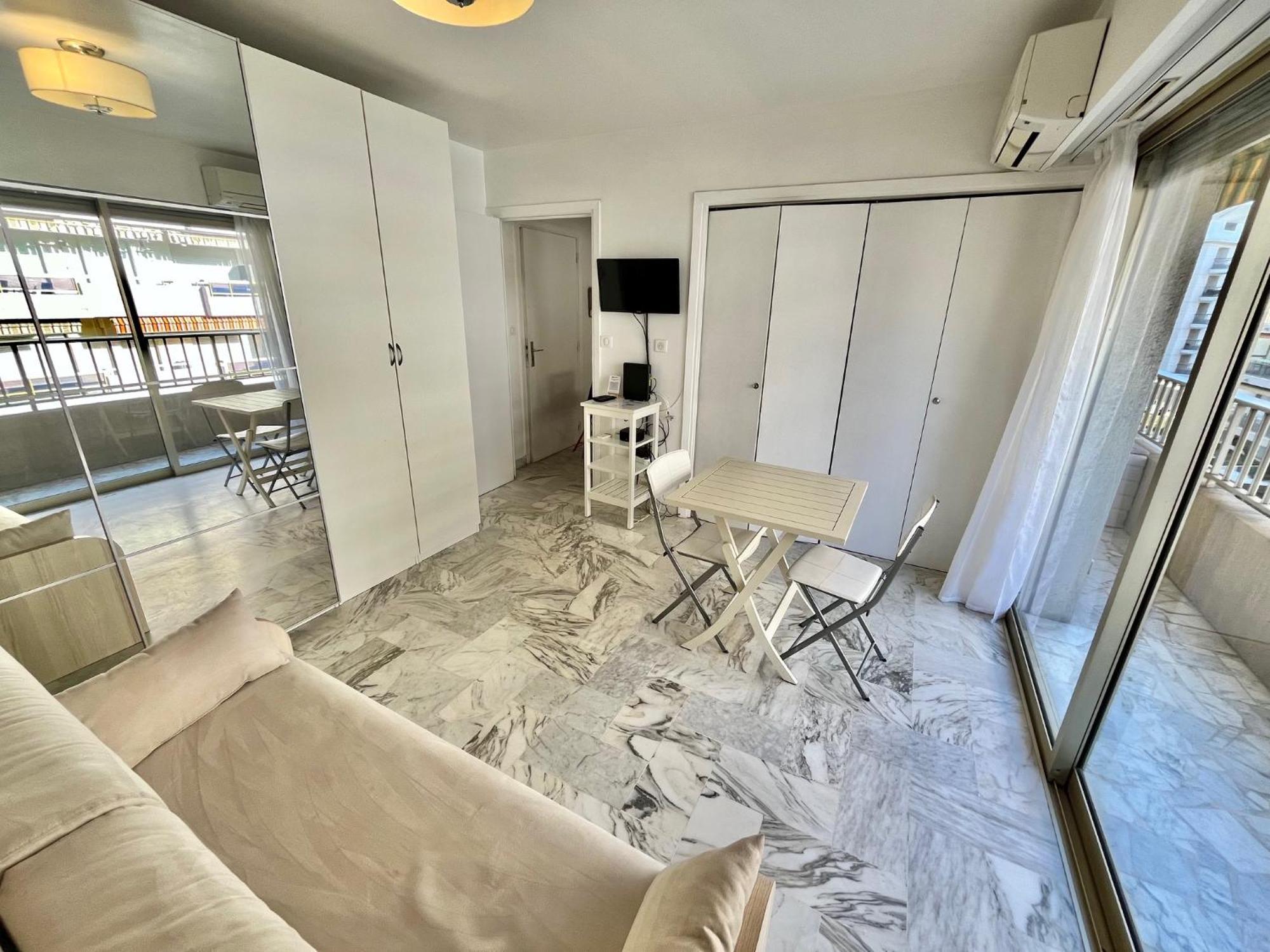 Branly 3, By Welcome To Cannes Bagian luar foto